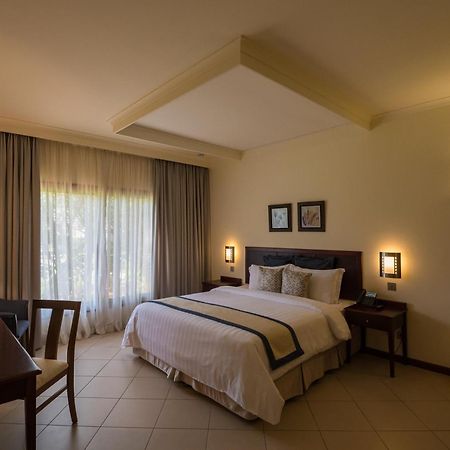 White Sands Hotel Дар-эс-Саламе Экстерьер фото