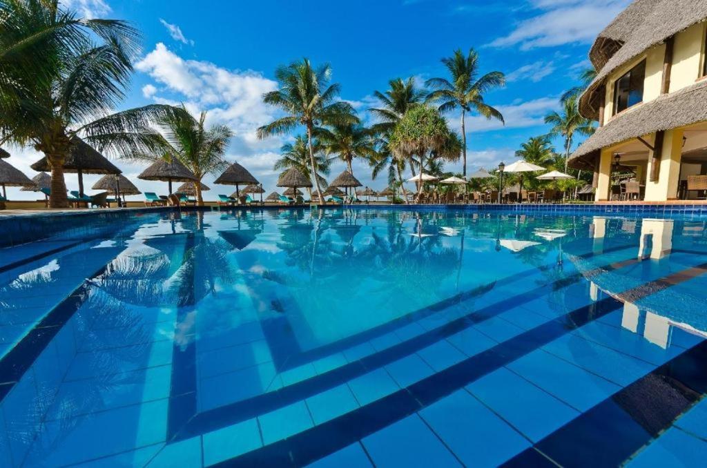 White Sands Hotel Дар-эс-Саламе Экстерьер фото