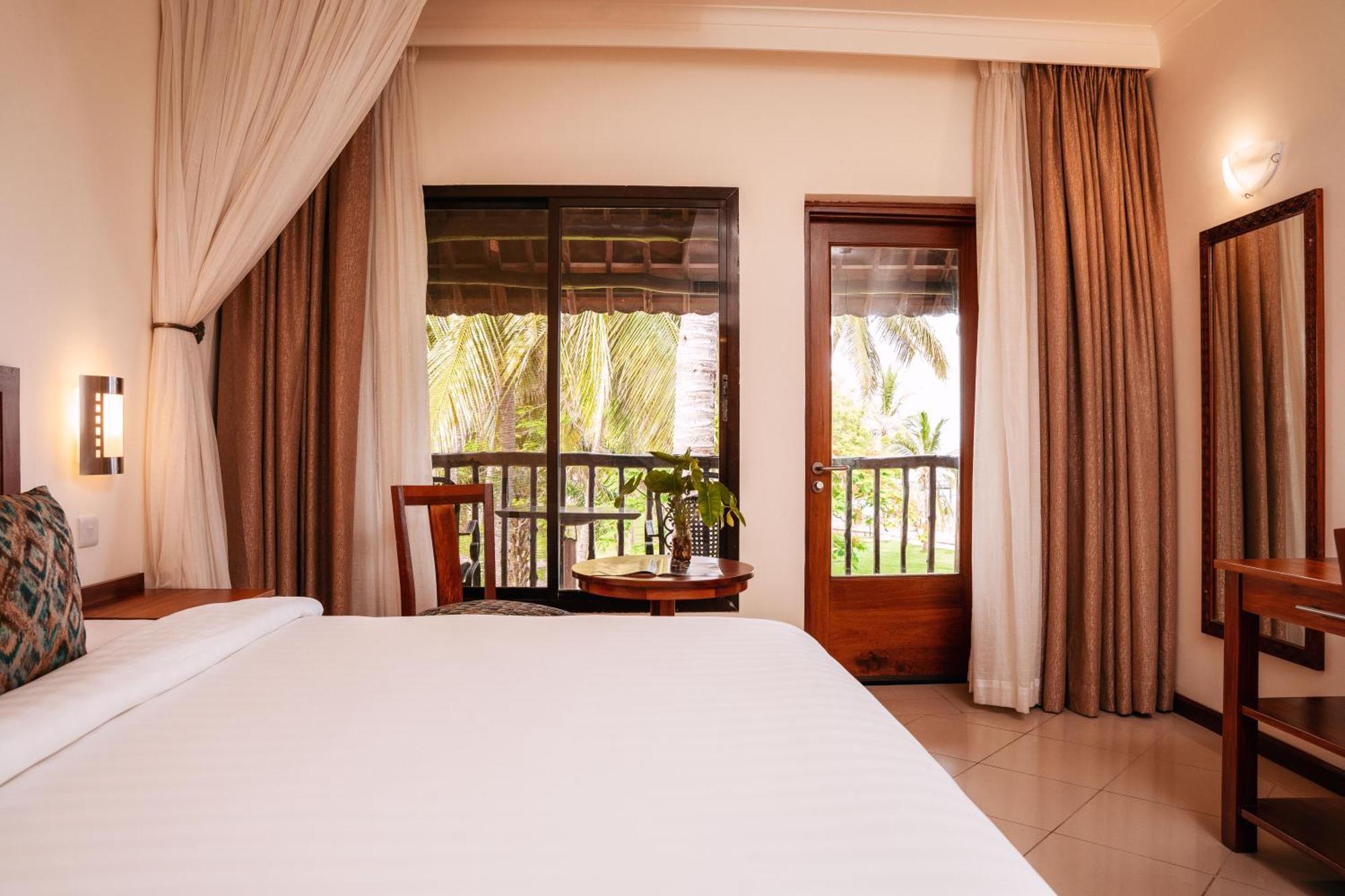 White Sands Hotel Дар-эс-Саламе Экстерьер фото